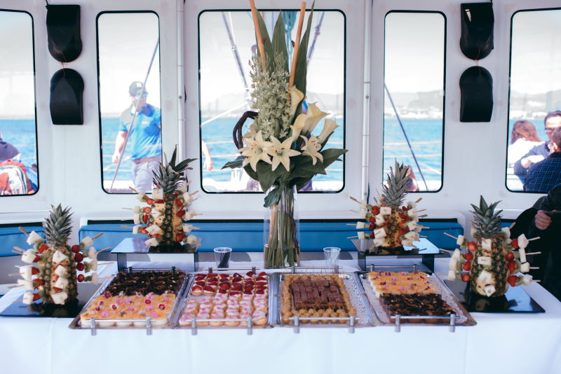 canape-event-catering-malaga-boat.jpg