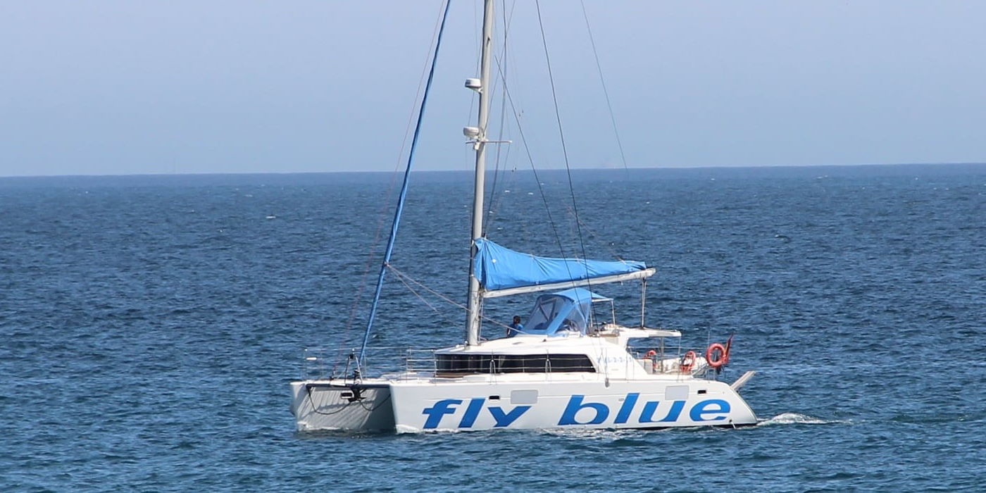 Fly-Blue-Catamaran-de-vela-Marbella